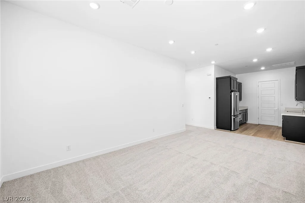 10142 Diana Summit, Las Vegas, NV 89143