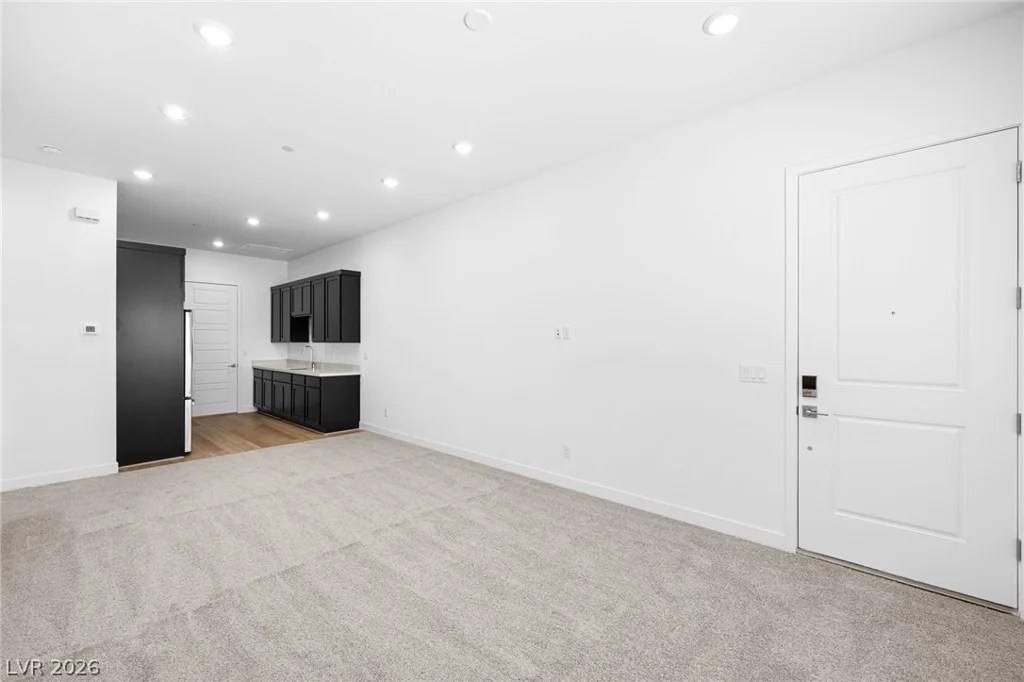 10142 Diana Summit, Las Vegas, NV 89143
