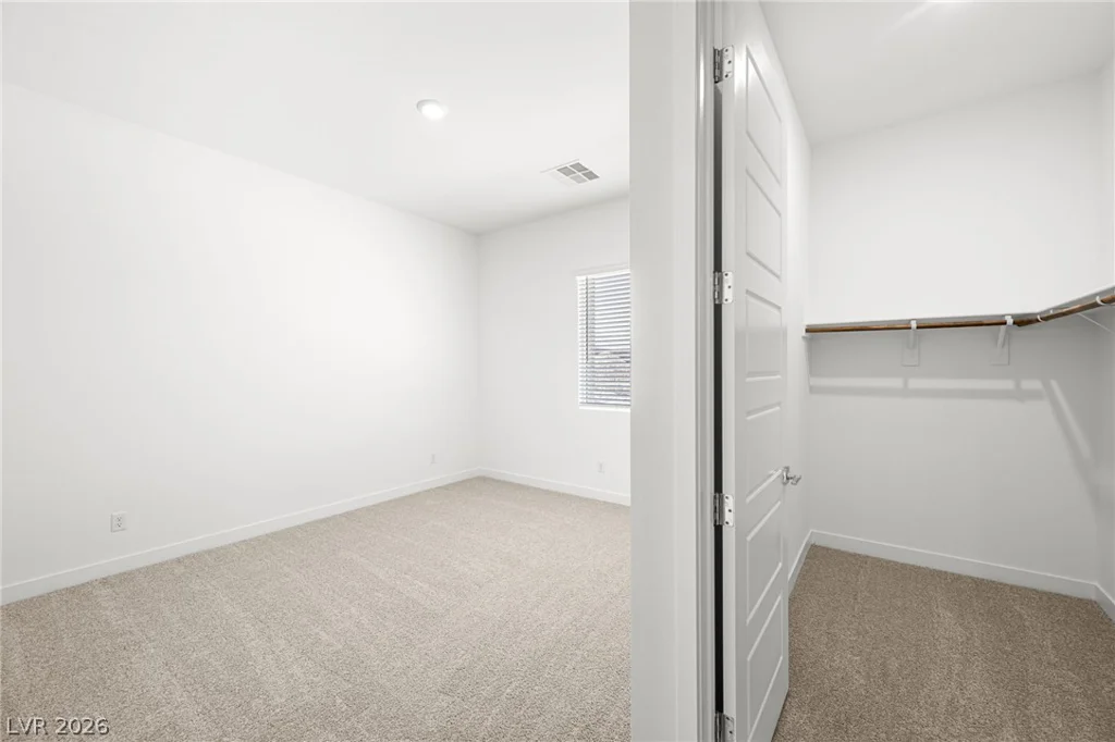 10142 Diana Summit, Las Vegas, NV 89143