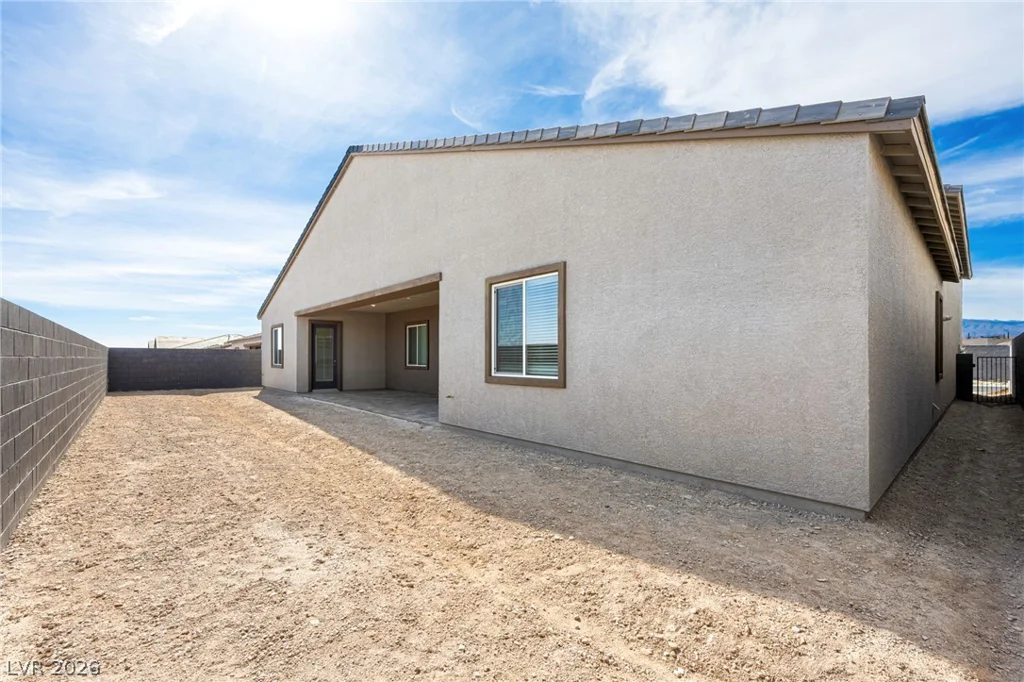 10142 Diana Summit, Las Vegas, NV 89143