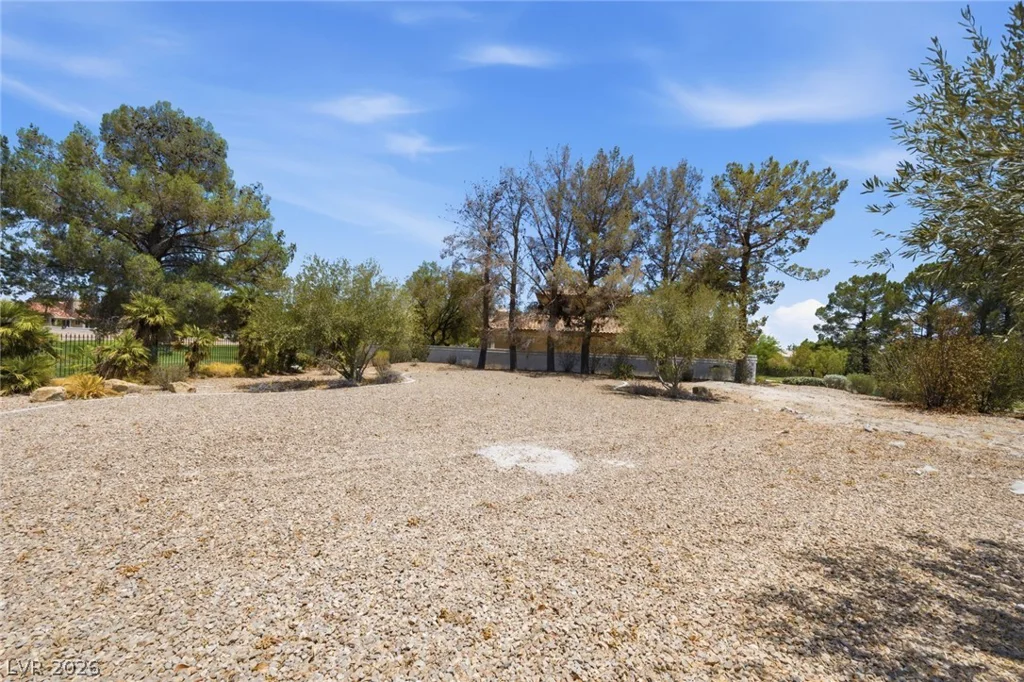 20 Innisbrook, Las Vegas, NV 89113