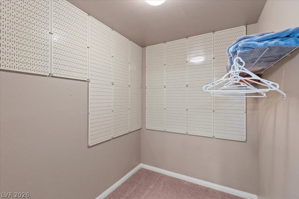 5493 Ledgewood Creek, Las Vegas, NV 89141