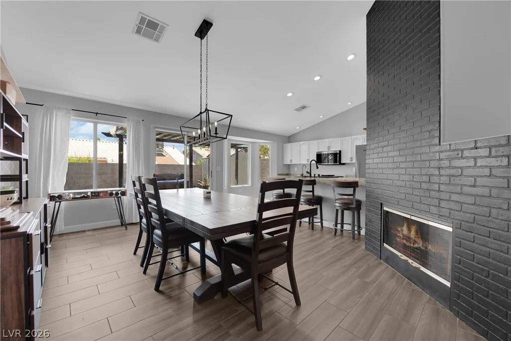 7729 White Grass, Las Vegas, NV 89131