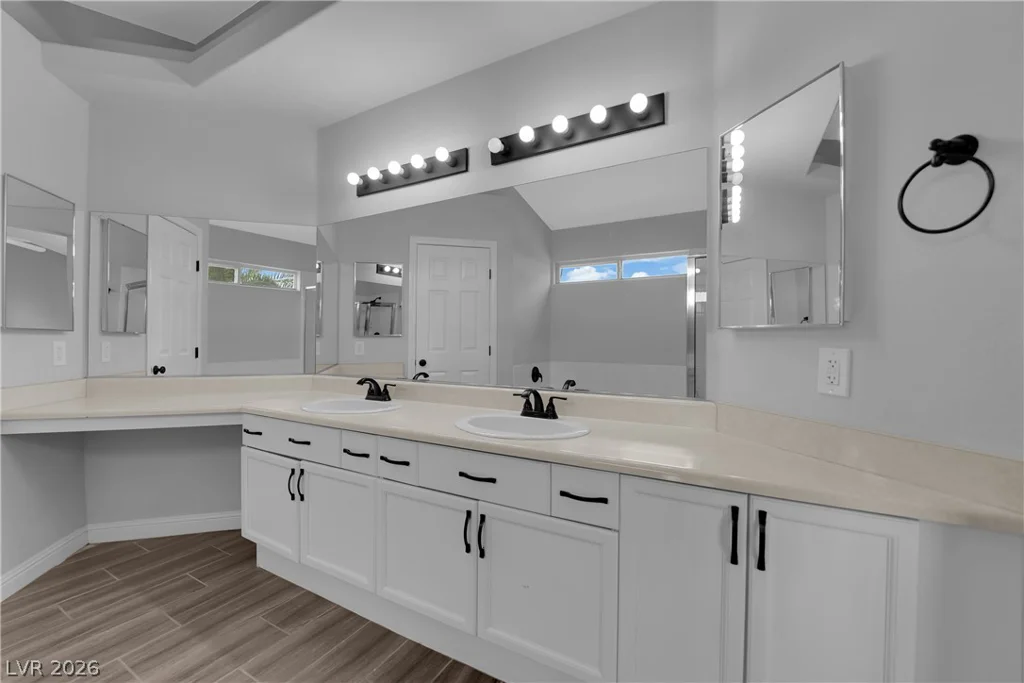 7729 White Grass, Las Vegas, NV 89131