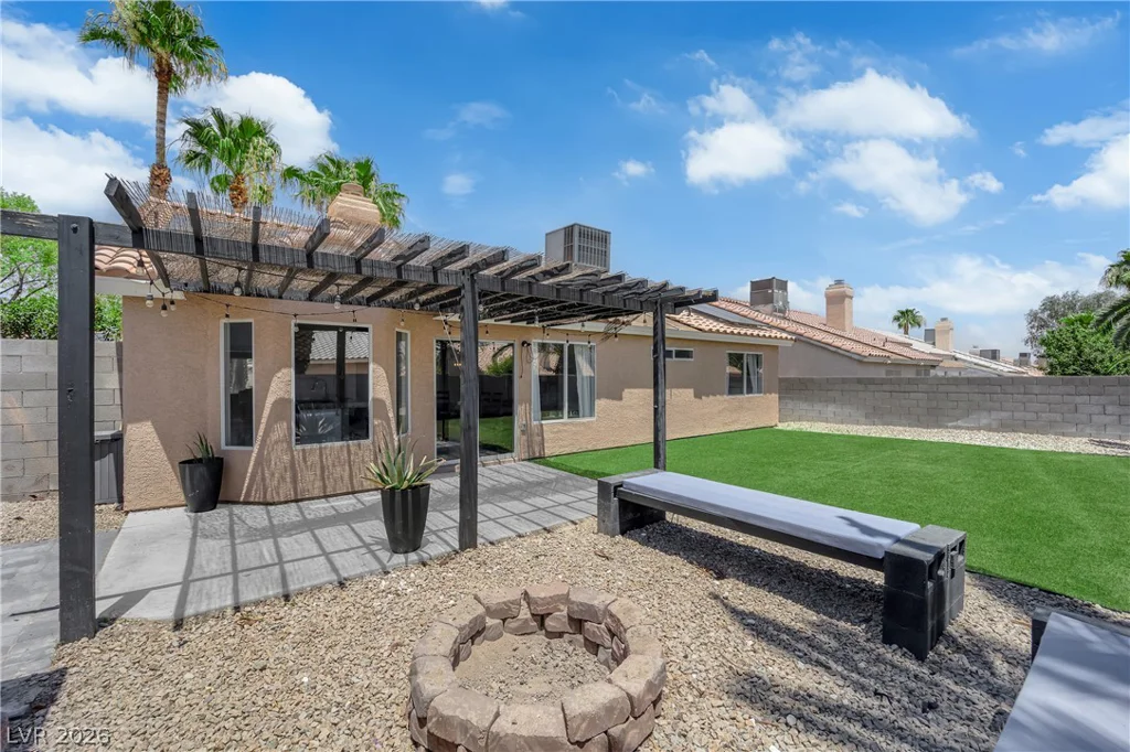 7729 White Grass, Las Vegas, NV 89131