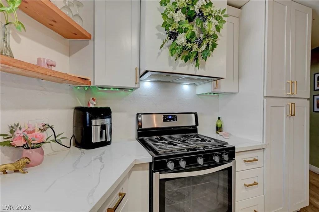 2124 Kenneth, North Las Vegas, NV 89030