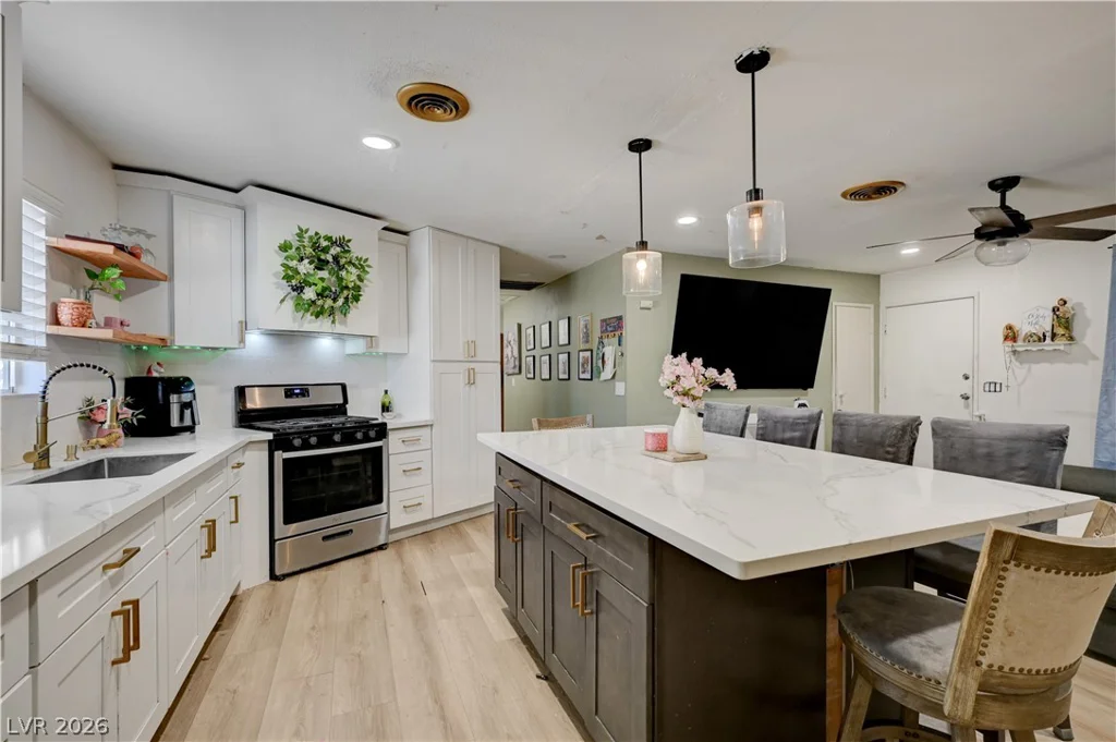 2124 Kenneth, North Las Vegas, NV 89030