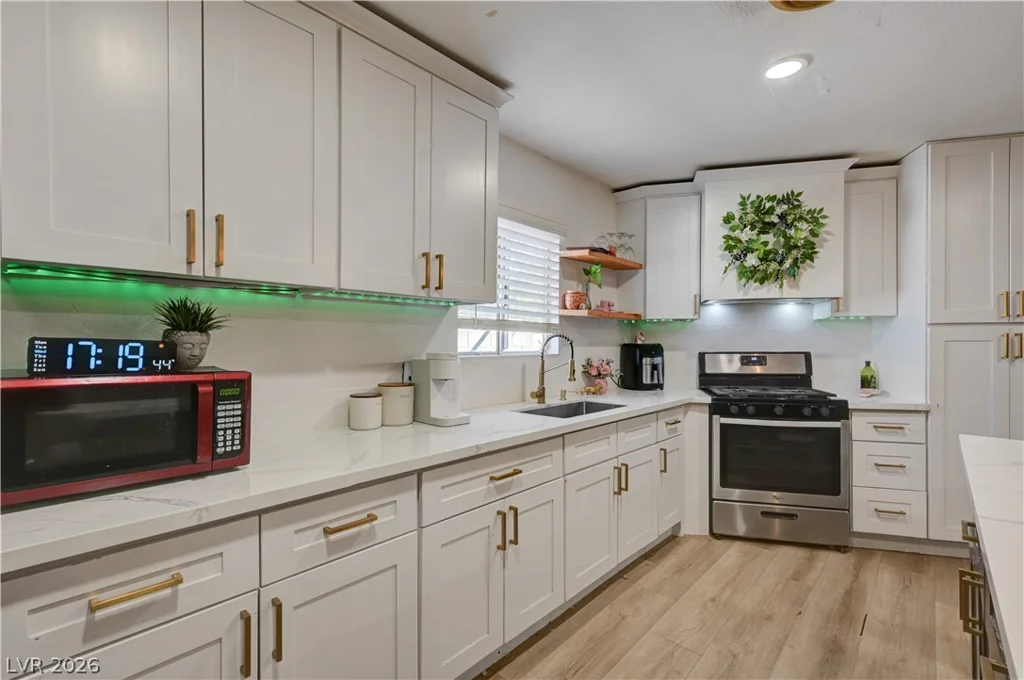 2124 Kenneth, North Las Vegas, NV 89030