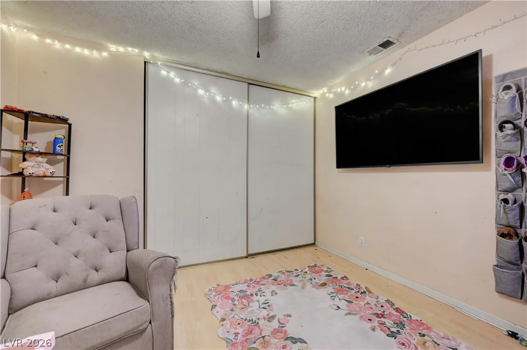 2124 Kenneth, North Las Vegas, NV 89030