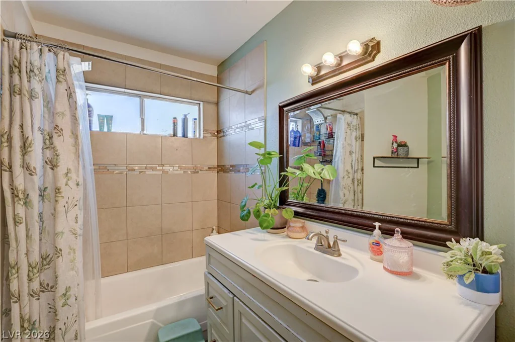 2124 Kenneth, North Las Vegas, NV 89030