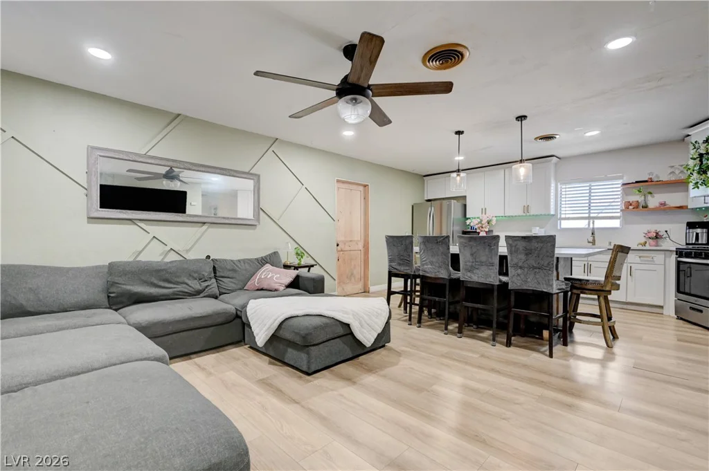 2124 Kenneth, North Las Vegas, NV 89030