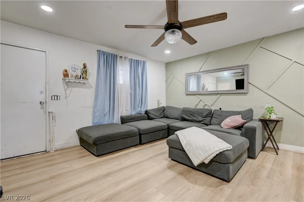 2124 Kenneth, North Las Vegas, NV 89030