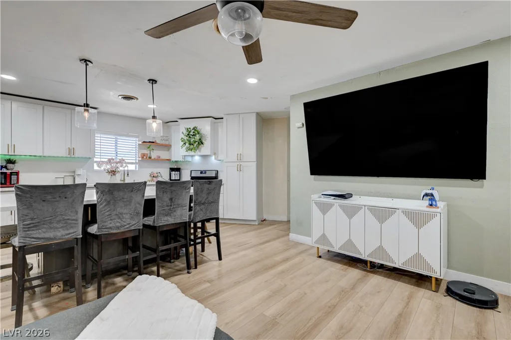 2124 Kenneth, North Las Vegas, NV 89030