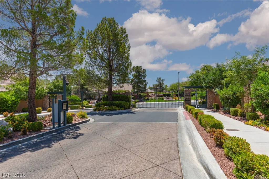 11000 Arbor Pine, Las Vegas, NV 89144
