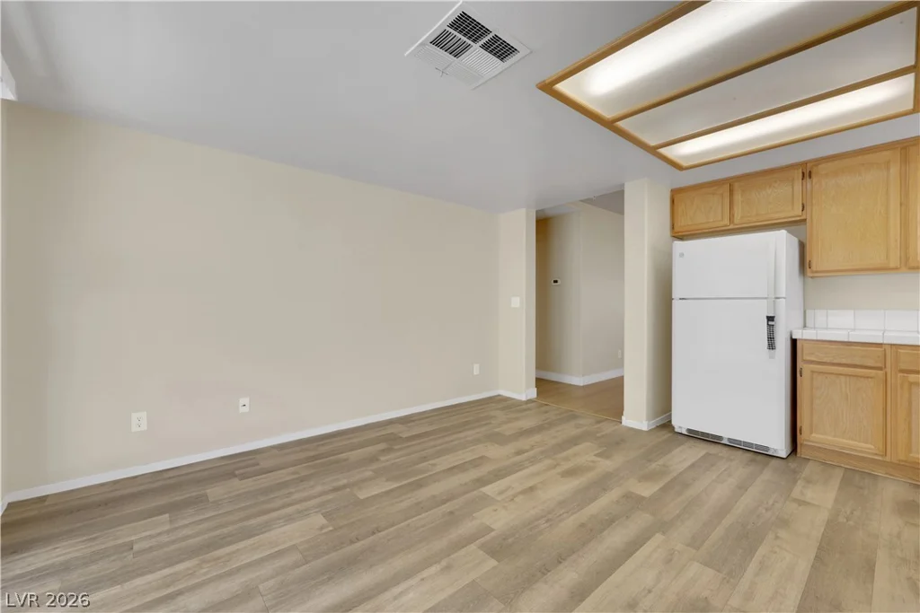 7664 Little Valley, Las Vegas, NV 89147