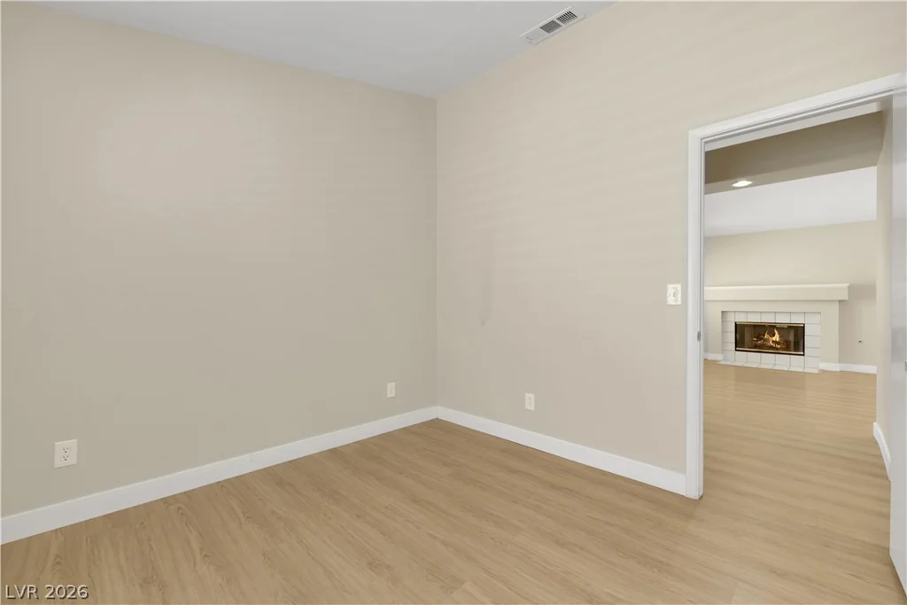 7664 Little Valley, Las Vegas, NV 89147