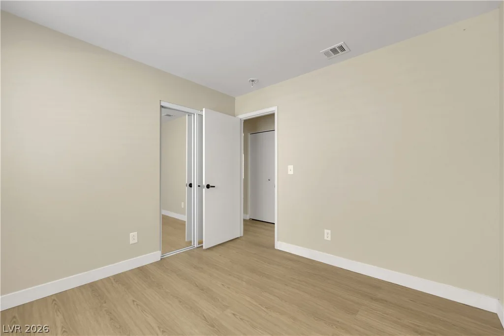 7664 Little Valley, Las Vegas, NV 89147