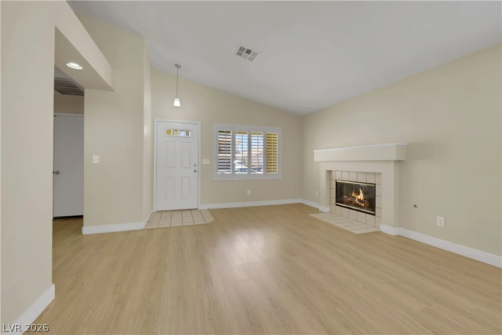 7664 Little Valley, Las Vegas, NV 89147
