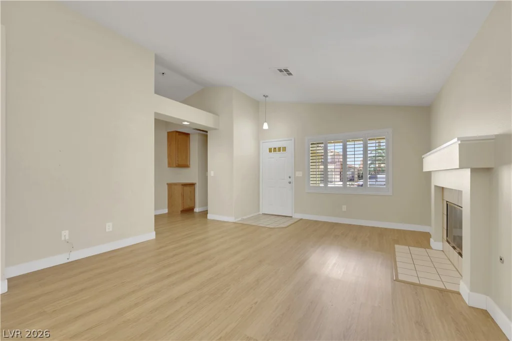 7664 Little Valley, Las Vegas, NV 89147