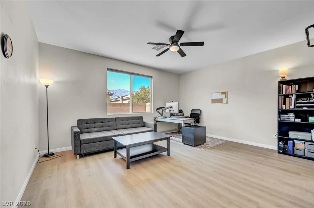 5560 Honey Creek, Las Vegas, NV 89131