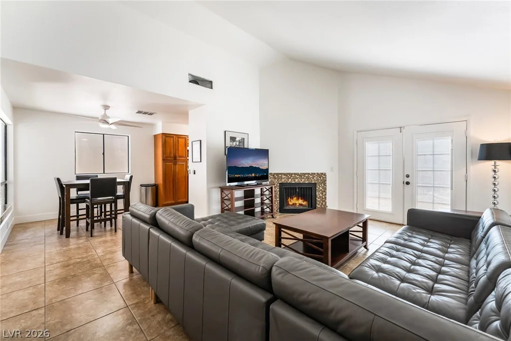 2989 Bel Air, Las Vegas, NV 89109