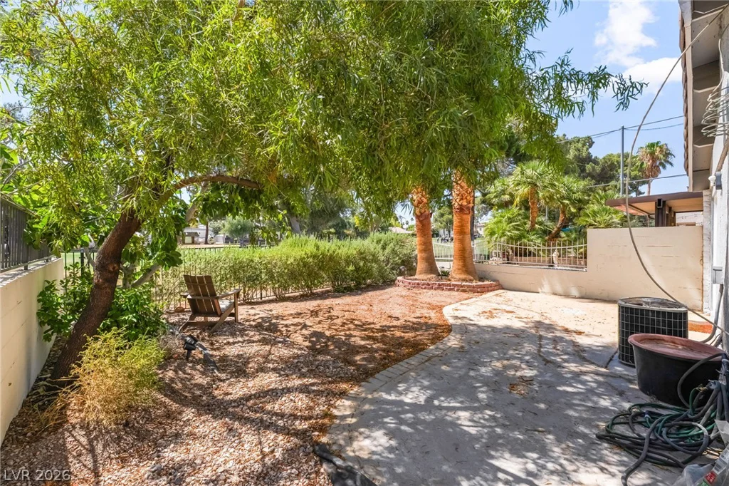 2989 Bel Air, Las Vegas, NV 89109
