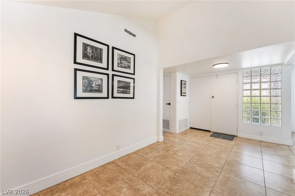 2989 Bel Air, Las Vegas, NV 89109