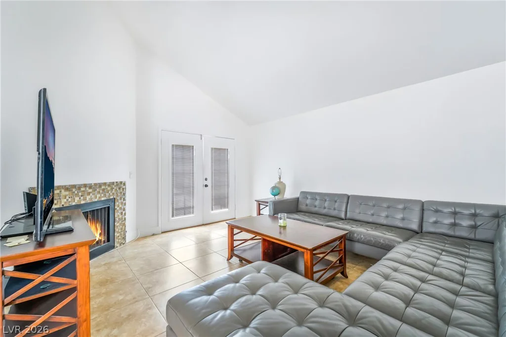 2989 Bel Air, Las Vegas, NV 89109