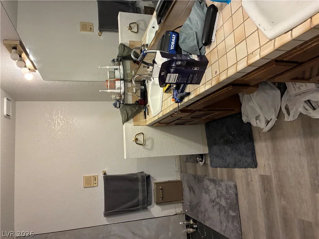 2884 Edmond, Las Vegas, NV 89146