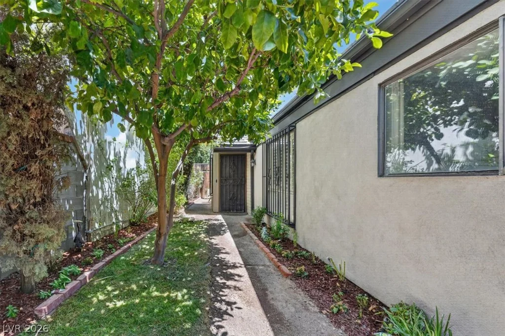3137 Bel Air, Las Vegas, NV 89109