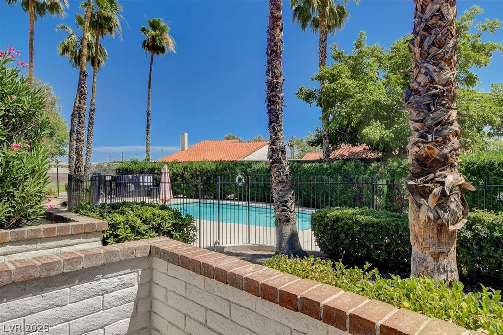 2457 El Paseo, Las Vegas, NV 89121