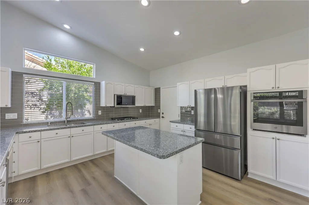 7411 Bridlehorne, Las Vegas, NV 89131