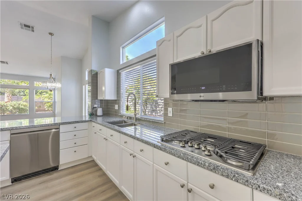 7411 Bridlehorne, Las Vegas, NV 89131