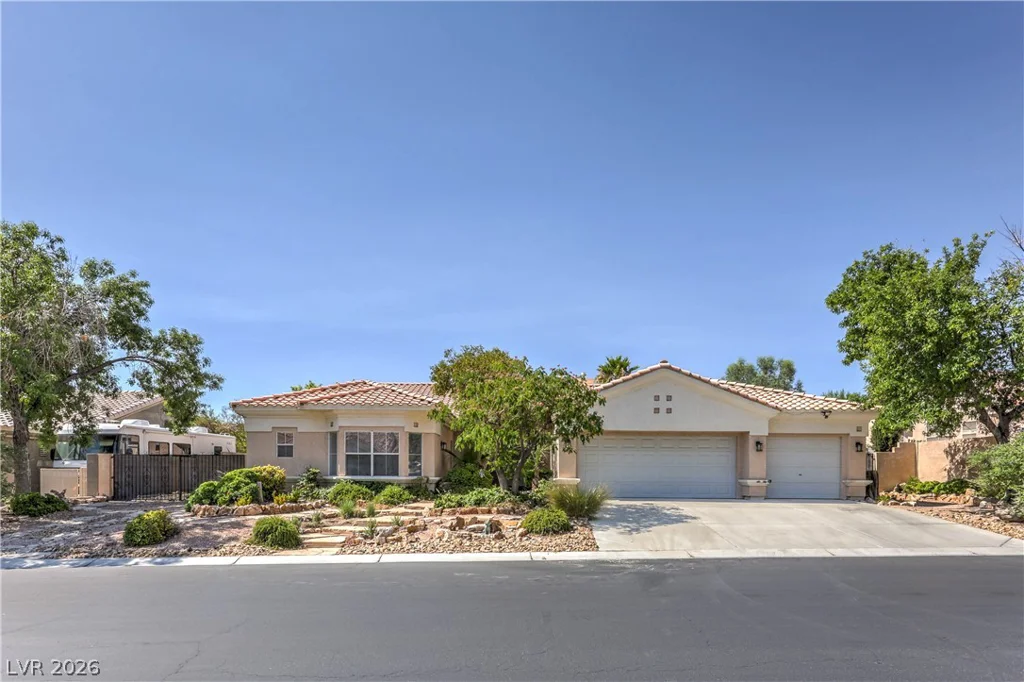 7411 Bridlehorne, Las Vegas, NV 89131