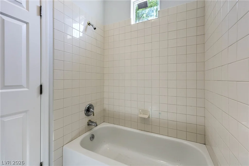 7411 Bridlehorne, Las Vegas, NV 89131
