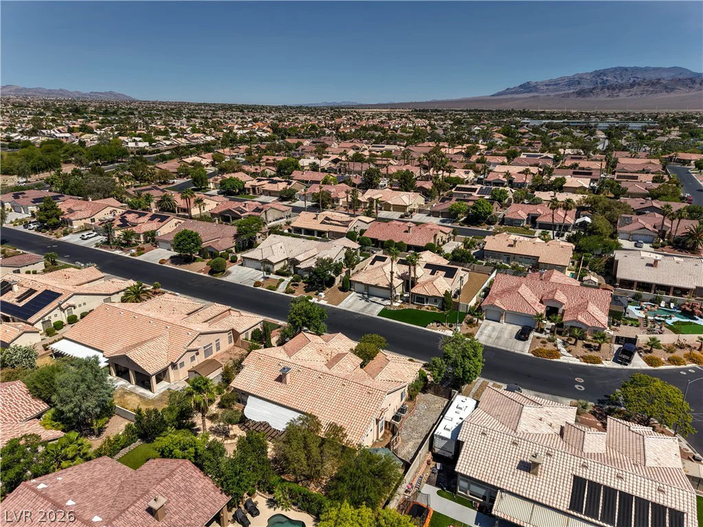 7411 Bridlehorne, Las Vegas, NV 89131