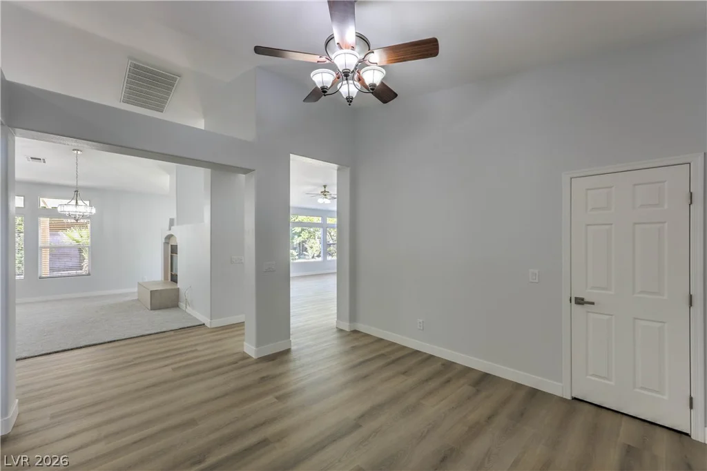 7411 Bridlehorne, Las Vegas, NV 89131
