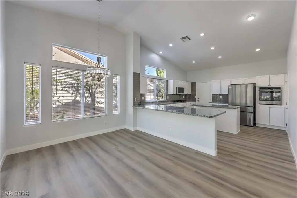 7411 Bridlehorne, Las Vegas, NV 89131