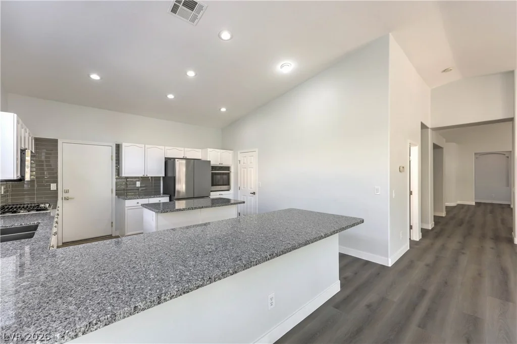 7411 Bridlehorne, Las Vegas, NV 89131