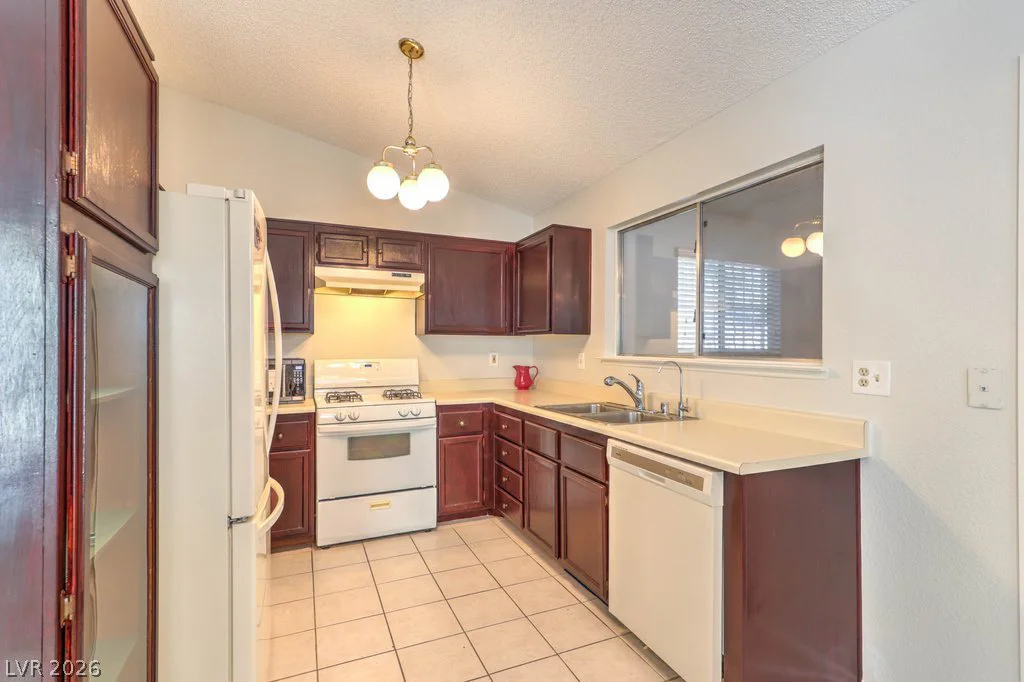 4421 Mossy Rock, Las Vegas, NV 89108