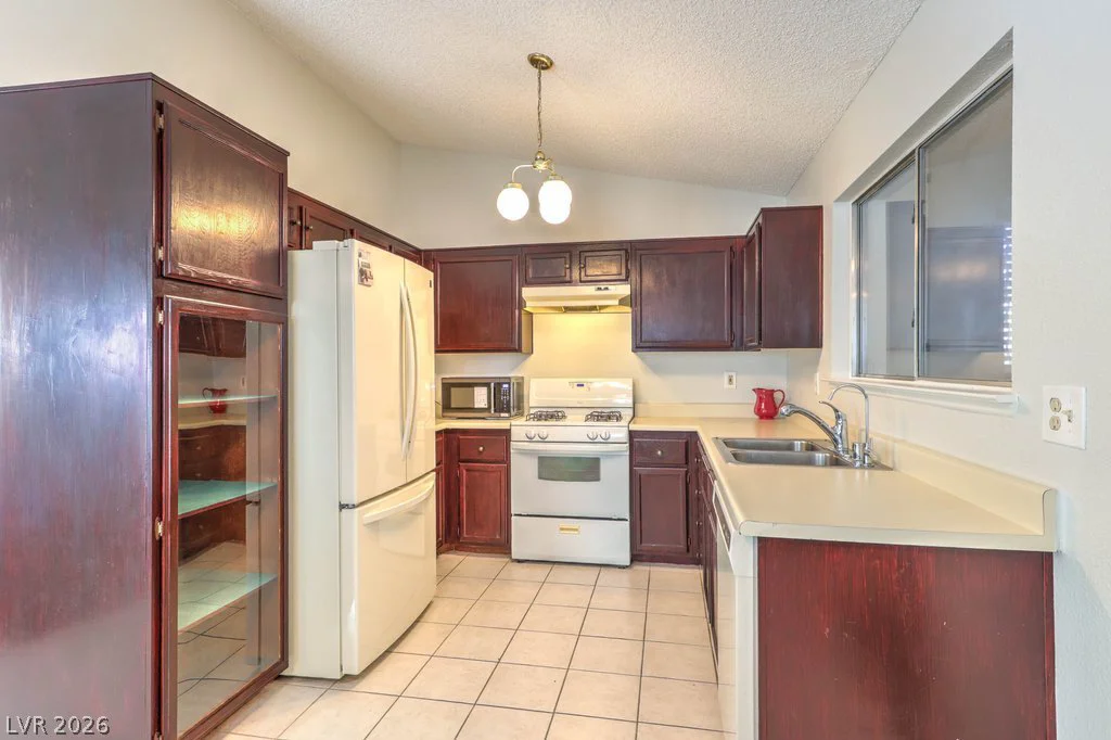 4421 Mossy Rock, Las Vegas, NV 89108