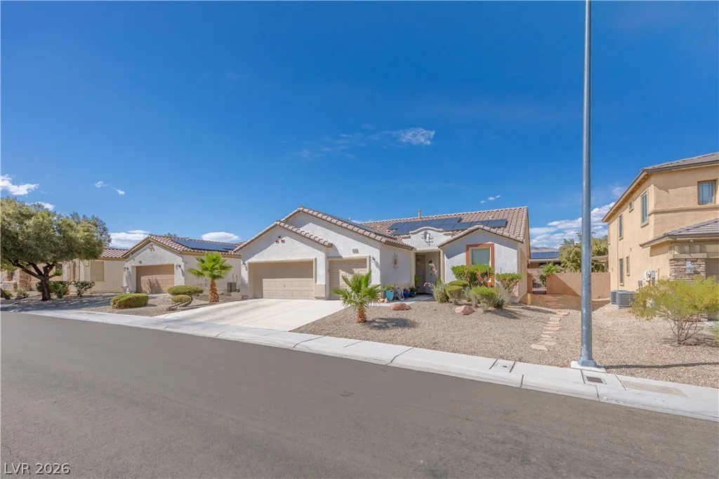 1828 Moonglow Peak, North Las Vegas, NV 89084
