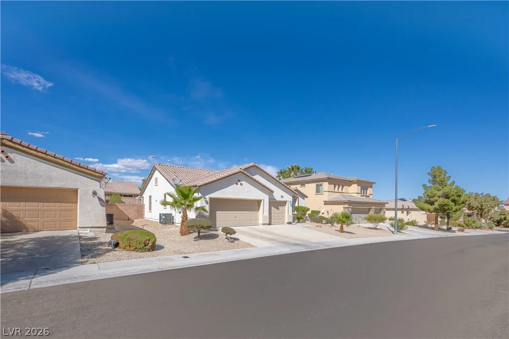 1828 Moonglow Peak, North Las Vegas, NV 89084