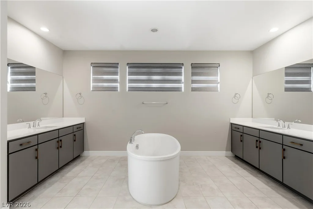 10736 Patina Hills, Las Vegas, NV 89135