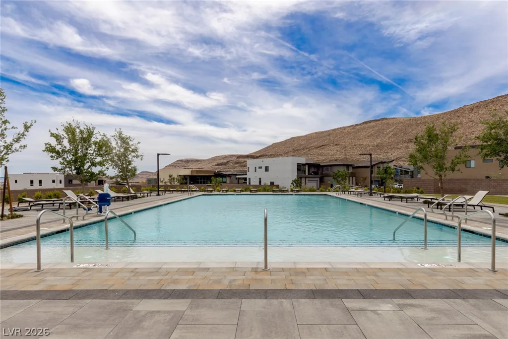 10736 Patina Hills, Las Vegas, NV 89135