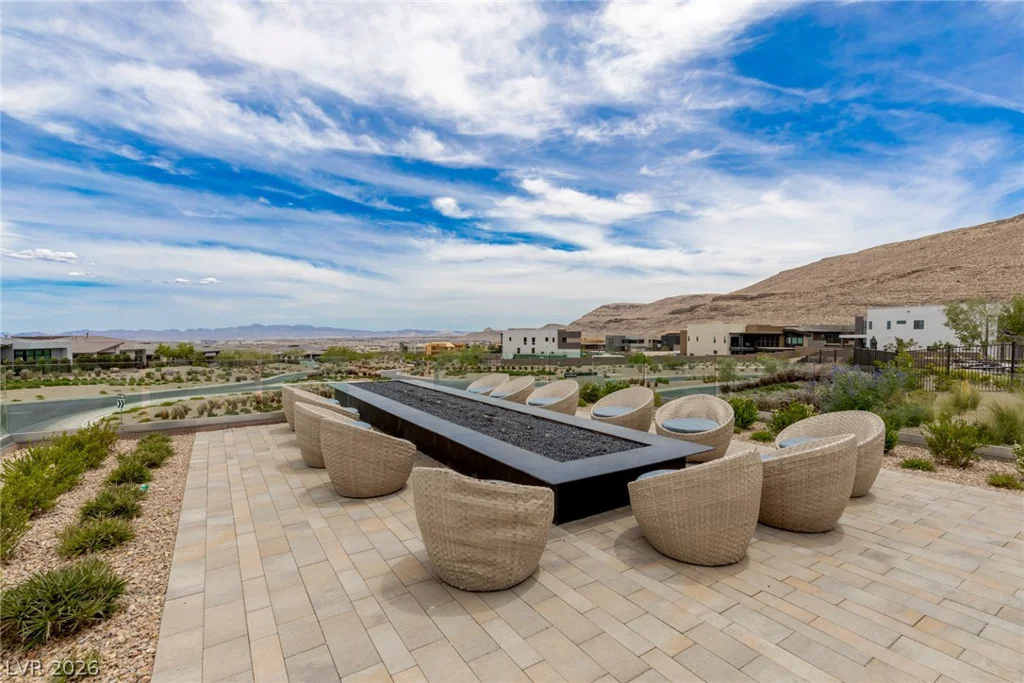 10736 Patina Hills, Las Vegas, NV 89135