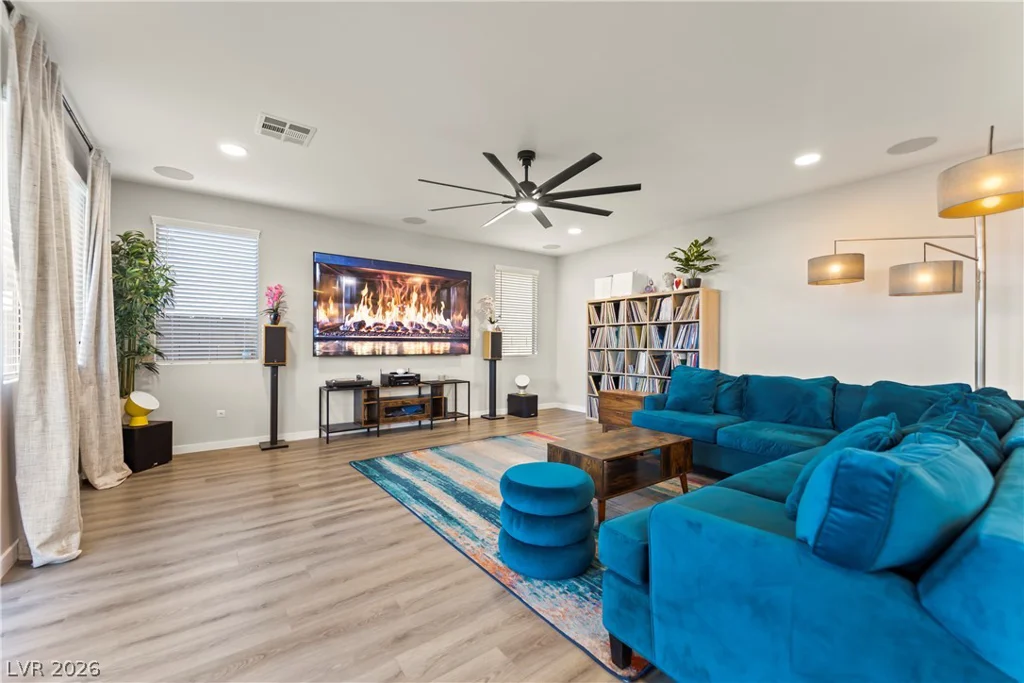 6836 Pacific Robin, North Las Vegas, NV 89084
