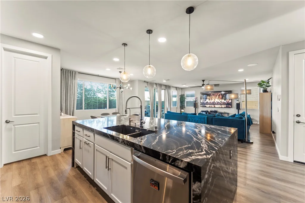 6836 Pacific Robin, North Las Vegas, NV 89084