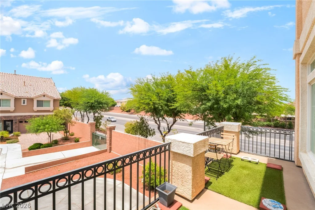 9704 Morgan Creek, Las Vegas, NV 89141