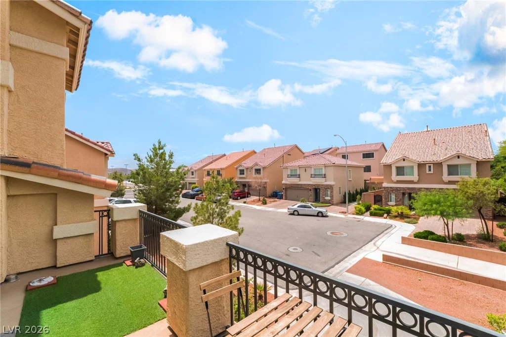 9704 Morgan Creek, Las Vegas, NV 89141